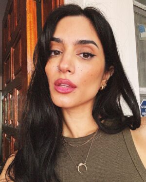 Sol Rodríguez Instagram - Último post del año para específicamente agradecerles el apoyo y los mensajes tan lindos que me han mandado estas ultimas semanas. En serio termino el año muy agradecida y sintiéndome muy bendecida. Propagar el amor y apoyo es tan importante hoy en día x todo el odio y horror q esta pasando en todas partes. Gracias Dios q no tienes Instagram pero todo lo ves y sabes 🫶🏽✨💛 Happy new year! 🎆