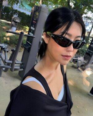 Solbi Instagram - 하루하루 몸도 마음도 건강해지고 있는 느낌이랄까?😎
우리 같이 시원한 여름 준비해볼까요? ⛱️👙🧴

-
#SOLBI #솔비
