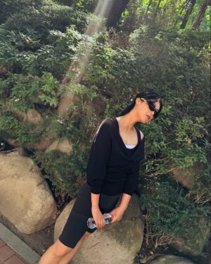 Solbi Instagram - 하루하루 몸도 마음도 건강해지고 있는 느낌이랄까?😎
우리 같이 시원한 여름 준비해볼까요? ⛱️👙🧴

-
#SOLBI #솔비