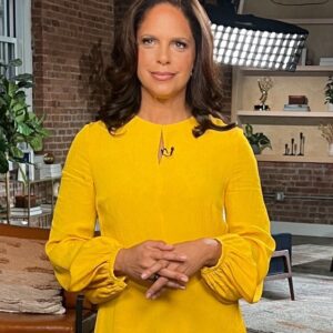Soledad O'Brien Instagram - Horrible miserable weather here in nyc so I'm wearing yellow to shoot this week's show @matteroffacttv. It's not changing the fact that there is NO WAY my flight is leaving tonight but at least I look cute! Lol 🔥🔥