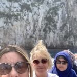 Soledad Silveyra Instagram - La Grotta Azurra, Capri 💙 Por fin cumplí un sueño, gracias @mariana_ranieri y @susana.paleo.50 por haberme ayudado. Las quiero para siempre🦋 Y gracias @vazquezjoseluisbz por acompañarme🇮🇹