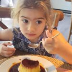 Soledad Silveyra Instagram - 1. En @tierradeazafranes, mi restaurante favorito de Tandil, acompañada del hombre más bueno del mundo @vazquezjoseluisbz 2. Enroscada con mi teléfono 🤣 3 y 4. Todo lo que me hace feliz en Tandil🧚 5. Jacinta con mi sombrero y sus deditos como Tatita 👍 junto a su papá mi adorado sobrino @mathopff ❤️ 6. Feliz en @laprotegidatandil 7. Con las mejores manicuras, no hay cera como en @demicenter_ar, feliz cumple Adriana 🍀🍾🤝