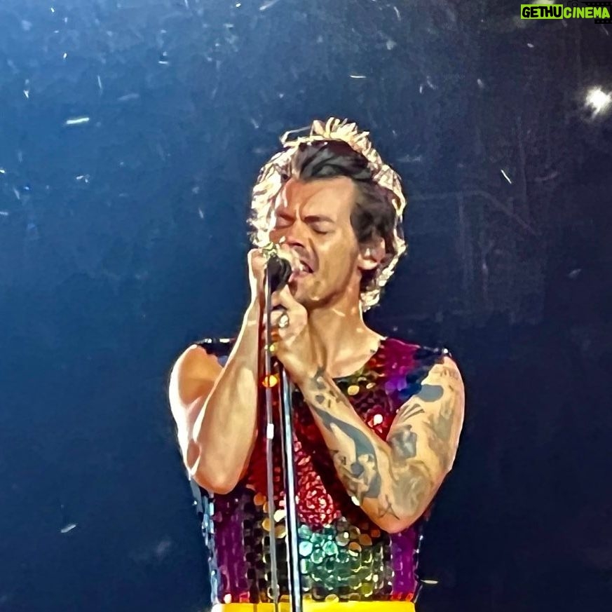 Soleil Moon Frye Instagram - You are welcome. Happy heading into the weekend @harrystyles lovers Thank you @harrystyles & my beautuful date @poet_siennarose 🖤