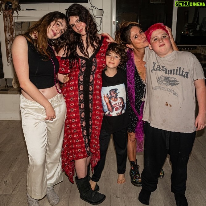 Soleil Moon Frye - 2.4K Likes - My babies. ♥️ @poet_siennarose @jaggerblue_ Lyric, and Story. Family.
Portrait by @candytman