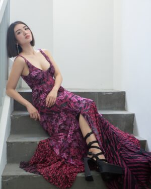 Somaline Ang Instagram - 初12🌟 
Good energy to start a long day! 😍😍😍
Style by @samonggg in @versace 
Makeup by @shaunleelee #shaunlee_makeup