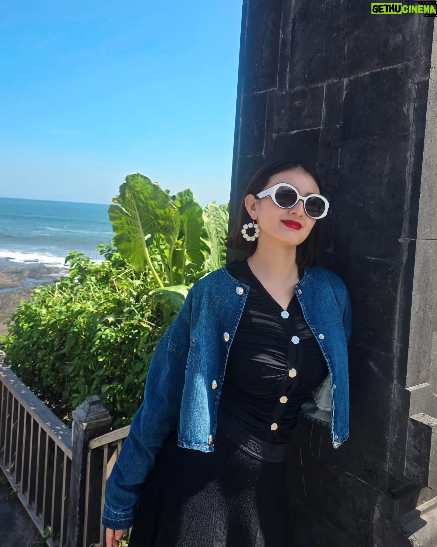 Somaline Ang Instagram - Book our flights 5 days before the trip. Packed our bags the day before and left. Super impromptu mini-moon trip in the midst of his filming, but I'm glad we came.❤️ #nhseestheworld #bali #canggu