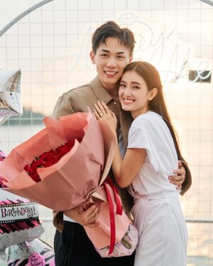 Somaline Ang Instagram - Out of over 7 billion people in the world, I found you. 

The very first day you came into my life, I know you are going to be special to me. Thank you for everything, my love and my soulmate @nickk_teo

On 16 Aug, I turned 28 and i got engaged 💍❤️