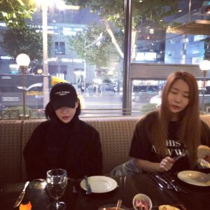Son Ga-in Instagram - 방금 봤는데, 또 보고싶다