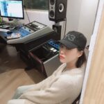 Son Ga-in Instagram - #녹음끝#깨깨야엄마간다