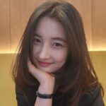 Son Ji-hyun Instagram - 유후.. 머리도 자르고 위는 행복했고.. . . . 부담스런 근접샷은 쏘리..🤭