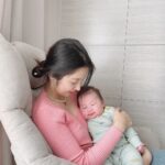 Son Ji-hyun Instagram - 처음 안어보는 친구 의 아이.. 너무너무 예쁘고 귀하다..♡ 무럭무럭 자라나자 .. 💗 #대리만족하는중 #참작고소중하다 #축복해요 #우리나라의멋진청년이되어랏