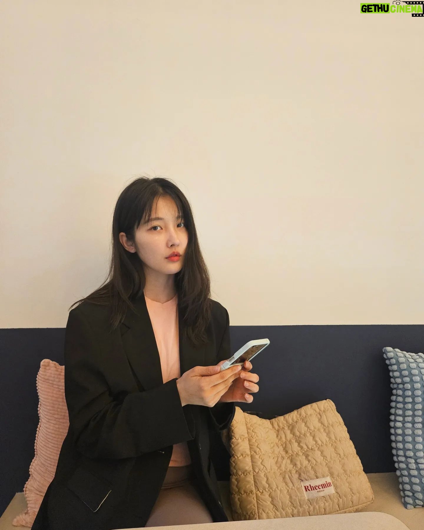 Son Ji-hyun Instagram - ππΈππ° λ΄μ΄μλ€ μ리μλ¬Έμμ΄