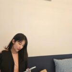 Son Ji-hyun Instagram – 🍒🌸🙄🐰 봄이왔네 소리소문없이