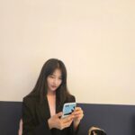 Son Ji-hyun Instagram – 🍒🌸🙄🐰 봄이왔네 소리소문없이