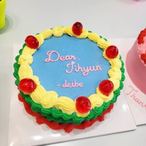 Son Ji-hyun Instagram - 그림같던 케익 .. 🖼
감동했던 날 🎂💗
디자인이 넘 이뻐서
눈으로 아주 한가득  먹었다는!!
놀랍게도
그림아니고 진짜 먹는 케익임..

.
.
예쁜 dress 👗 맛집
대표님은 

@deibe_seoul_record
#내미소찐행복
#바라만봐도행복