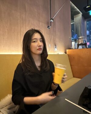 Son Ji-hyun Instagram - 유후..

머리도 자르고

위는 행복했고..

.
.
.

부담스런 근접샷은
쏘리..🤭