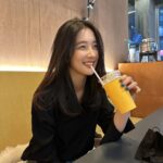 Son Ji-hyun Instagram - 유후.. 머리도 자르고 위는 행복했고.. . . . 부담스런 근접샷은 쏘리..🤭