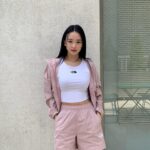 Son Yeon-jae Instagram - @thenorthface_kr #광고 조금씩 더워지는 날씨에 아웃도어는 물론 일상생활에도 착용가능한 #데이테크자켓 ☀️ 아가랑도 빨리 산책하고싶다🥹🤍👶🏻 #노스페이스#데이테크시리즈#냉감셋업#경량자켓