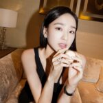 Son Yeon-jae Instagram - #광고 @graff 전 세계적으로 뛰어난 주얼리 하우스인 그라프, 웨딩부터 일상까지 착용한 주얼리 컬렉션을 만나보았습니다✨ 제가 착용한 컬렉션은 버터플라이 파베 인데요. 고급스럽고 착용하는순간 클래식 해지는 그라프 주얼리에 반해버렸어요🤍 기념일 주얼리 기프트로 받으면 정말 행복할 것 같네요🫢🤍 #그라프#GRAFF#GraffDiamonds#GRAFFKorea#GRAFFButterfly#버터플라이컬렉션