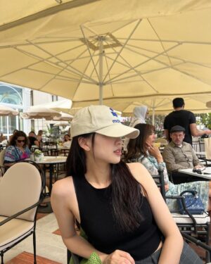 Son Yeon-jae Instagram - Le Midi vibe💫☀️🏖💐🌼