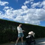 Son Yeon-jae Instagram - 가족과 함께하는 최고의 생일🤍😍🤍 축하해주신분들 너무 감사드려요 예쁜 케이크와 꽃 감사합니다! Thank you @moynat 😍🤍