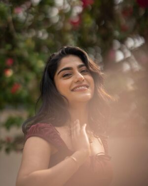 Sona Olickal Instagram - 🌹 

Shot by: @rohith_ks 
MUA: @jeeva_makeup_artist