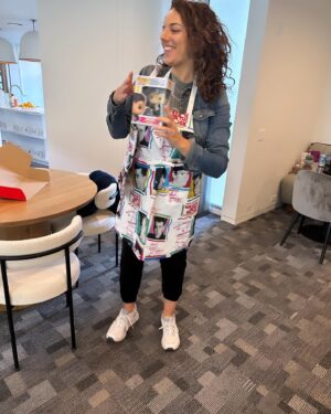 Sona Movsesian Instagram - Even though no one asked for it, here’s my photo shoot with the @nkotb merch. You’re welcome.
