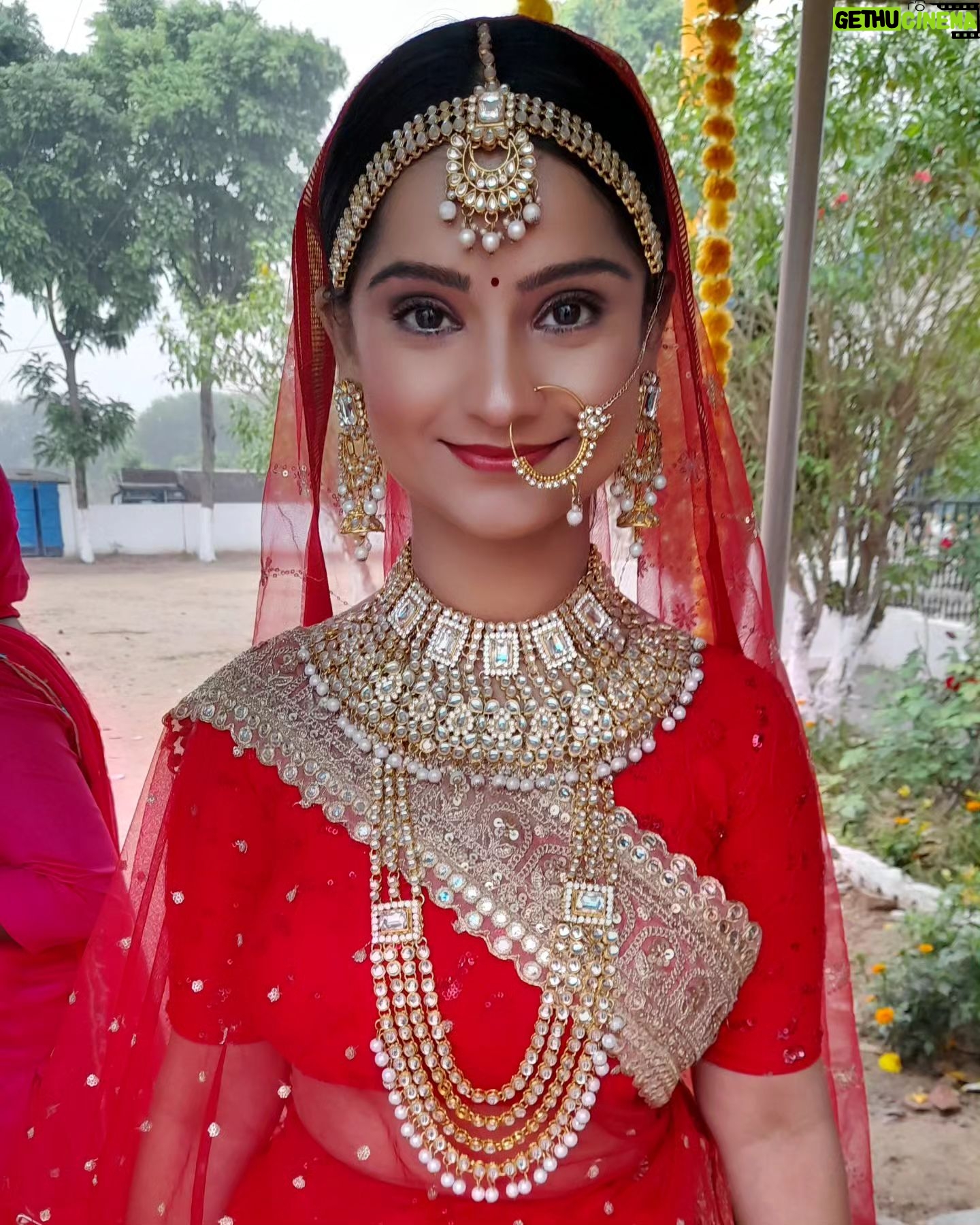 Sonam Lamba Instagram - Watch Kiran ki shaadi in Jahaan Chand rehta hai tonite at 8pm on DD National and Zee5 😊