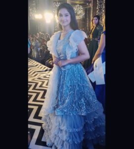 Sonam Lamba Instagram - Thank you Gondia for a wonderful evening 😊 👗- @chanchal_rental_store
