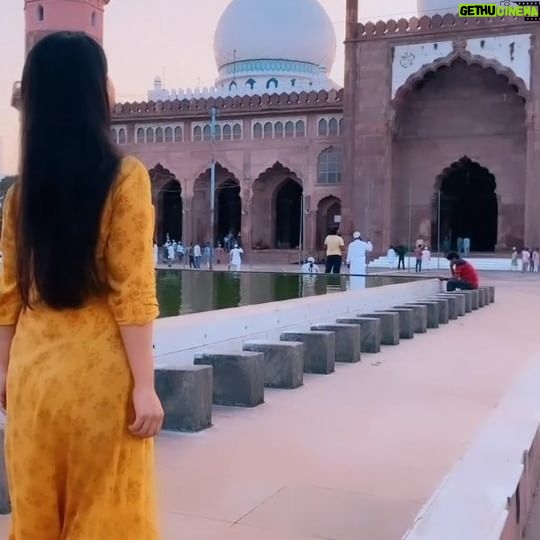 Sonam Lamba Instagram - Mohabbat...❤️ #mohabbat #shayari #bhopal #tajulmasjid #reels #instagram