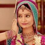 Sonam Lamba Instagram - This one's for all those who are watching me in Balika Vadhu on Colors these days 2pm-6pm and sending me the their love. Thanks from Gulli.. 🙏😊