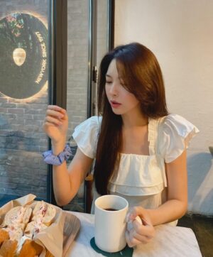 Song Joo-hee Instagram - 💙
