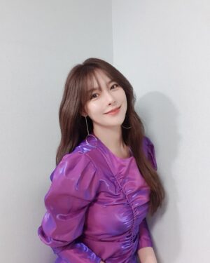 Song Joo-hee Instagram - 뭐하고 있게요-