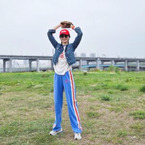 Song Kyung-a Instagram - 하하하하하
즐거운 주말이구만 하하
하하하하하하하하하하하하
. . .
#비오는날
#주말일상