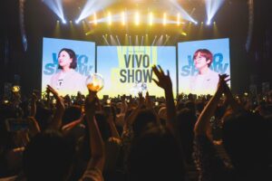 Song Eun-yi Instagram - 단체사진 받아가세요!!!! 

#비보쇼
#vivoshow