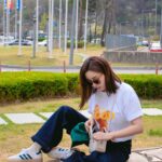 Song Ga-in Instagram - 날씨 좋아서 하루 하루 알차게 ! 🌈🐻💕