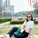 Song Ga-in Instagram - 날씨 좋아서 하루 하루 알차게 ! 🌈🐻💕