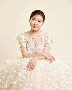 Song Ga-in Instagram - 💛
