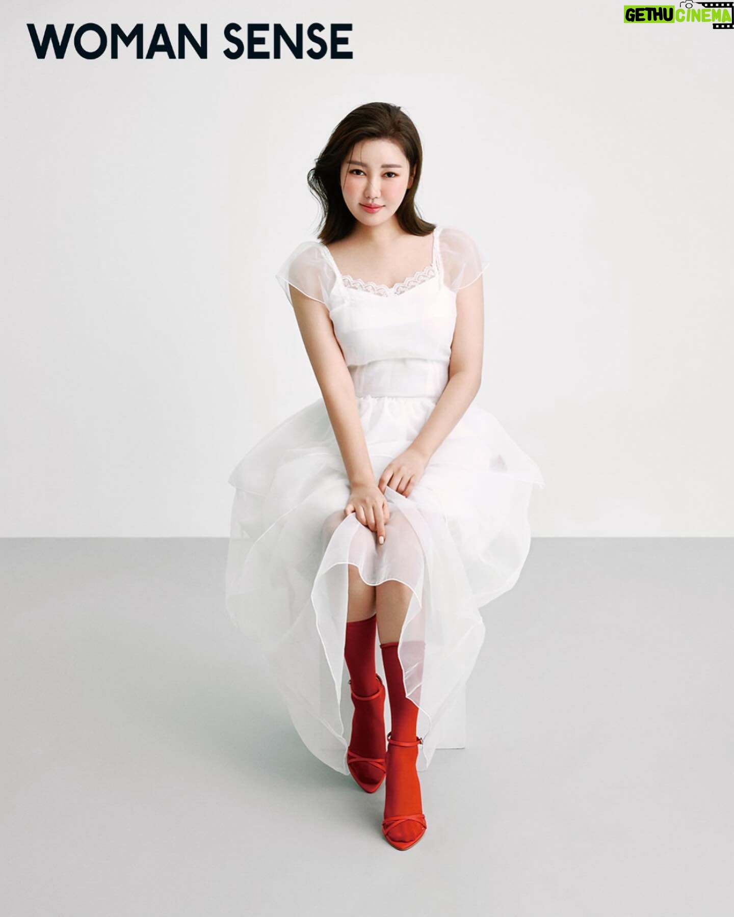Song Ga-in Instagram - λ΄μ μμΈ πΈ @iwomansense π