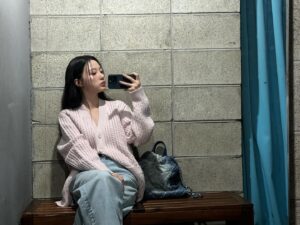 Song Ha-yoon Instagram - 🩷🩵💙