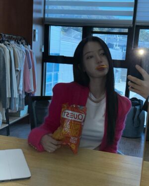 Song Ha-yoon Instagram - 수민🩷💕