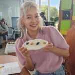 Song Hae-na Instagram - 마이크로와상 나도 먹어봤따앙 #성지순례