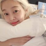 Song Hae-na Instagram - #광고 평소에 제가 사용하고 있는 침구들을 소개해드려요!! 진짜 퐁실퐁실 좋아하는사람 다모여!! 잠시후 노르딕슬립 더현대닷컴 오전 11시 라이브 방송에서 만나요 #노르딕슬립 #더현대 #라이브쇼핑