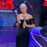Song Hae-na Instagram – 모델로 시작해 12년만에 방송에서 처음 받아보는 상이에요
연예대상에 초대받는것만으로도 감사했는데 센추리클럽상에 우수상까지
너무 벅찬 하루를 만들어 주셔서 너무 감사합니다
너무떨리고 놀라서 수상소감에 뭐라고 했는지조차 모르겠오요
남들보다 많이 느리지만 노력하면 된다는걸 알려준 골때녀팀에게 너무 감사하고 항상 미안했던 구척이들 못해도 잘해도 같이하는게 스포츠라는걸 알려줘서 고맙구 너무 많이 고마워할분들이 많아요ㅠ 그분들 덕에 지금까지 일할수 있음에 감사합니다 올해 너무너무 고맙구 내년에도 잘부탁해요♡ 
응원해주시는 모둔분들 사랑합니다앙 새해복 많이받으세요!!!!!
@sbs_goal @sbsnow_insta