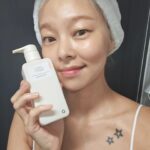 Song Hae-na Instagram - #광고 요즘 해나의 피부장벽 구원을 위한 3-step!! 세안직후 피부가 땅기는 요즘 사용후 바로 를 바르면 토너 단계부터 강력한 보습력이 느껴져요😶‍🌫️ 한가지더! 저번에 소개해드린 까지 바르면 피부장벽케어까지 완료!! #로우퀘스트 #초장벽크림 #압축보습에센스 #보습킵클렌저