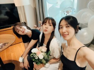 Song Ji-eun Instagram - 여러모로 놀랄 일 많았던 너희의 이벤트…🥹🤍고맙고 사랑해! 앞으로도 지금처럼 함께 영글어가자✨