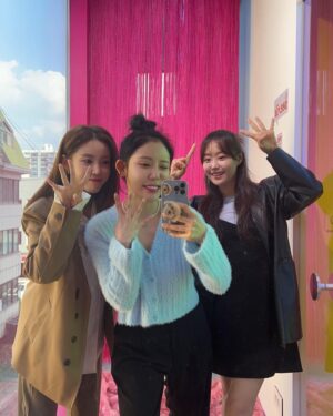 Song Ji-eun Instagram - 시크릿 데뷔 14주년🥳
우리의 소중한 시작을 기념할 수 있어 감사한 날🙏🏻 
14년 추억 안에 계신 모든 분들의 몸과 마음이 건강하기를 기도합니다🫶🏻💗