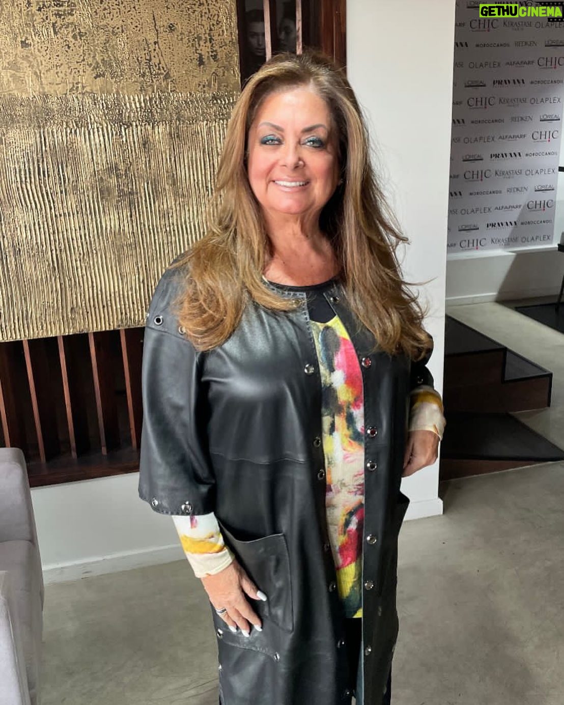 Sonia Fried Instagram - Hola a todos! Como han estado? Los he extrañado mucho. Entre una y otra cosa no me he podido conectar. Les deseo que tengan un lindo fin de semana, por mi lado estoy organizando una once familiar por el cumpleaños de mi querida madre, 96 años. Imagínense! #viñadelmar