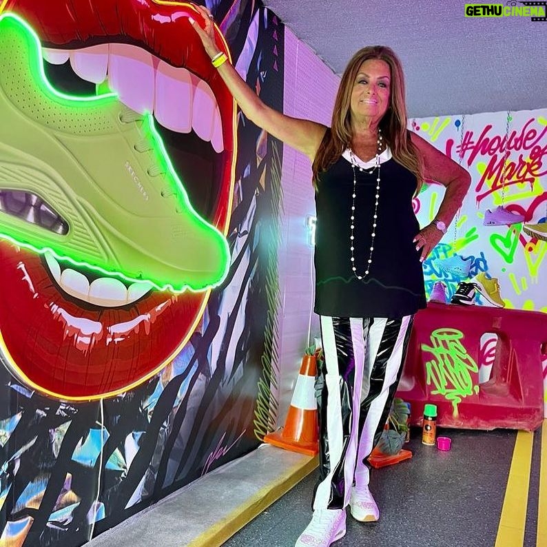 Sonia Fried Instagram - Disfrutando del evento @skecherschile en @houseofmarkcl , Gracias por la invitación, lo pasé increíble. Ahora nos vamos al Festival junto al equipo de Skechers. Besos a todos ♥️