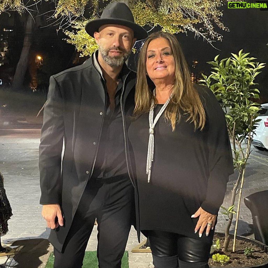 Sonia Fried Instagram - Hola a todos! Aquí les dejo unas fotos de lo que ha sido el mes de mayo. Compartiendo con gente agradable para distraerse un poco. Un beso #santiago #viñadelmar #compartiendo #amigas #sociabilizar